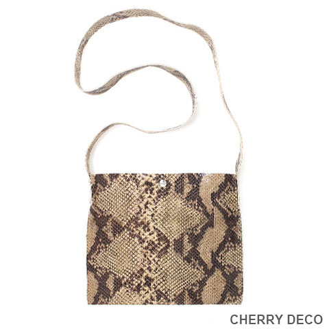 本革サコッシュ(python柄ベージュ)の商品画像